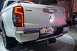 Una panoramica aggiornata di un pick-up Mitsubishi L200 foto 8