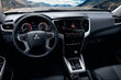 Una panoramica aggiornata di un pick-up Mitsubishi L200 foto 5