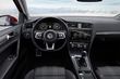 Panoramica della berlina sportiva Volkswagen Golf GTI foto 6