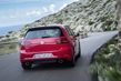 Panoramica della berlina sportiva Volkswagen Golf GTI foto 4
