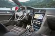 Panoramica della berlina sportiva Volkswagen Golf GTI foto 7