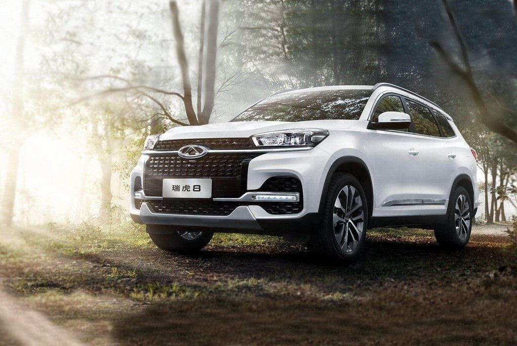 Recensione di medie dimensioni di crossover Chery Tiggo 8