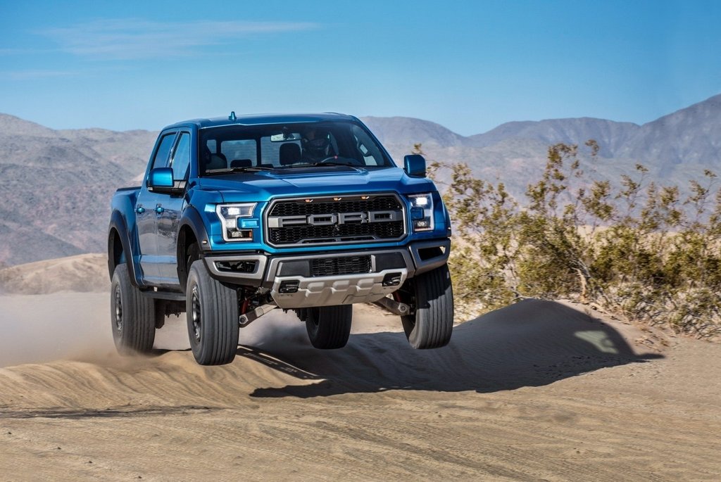 Sfoglia full-size pick-up Ford F-150 Raptor