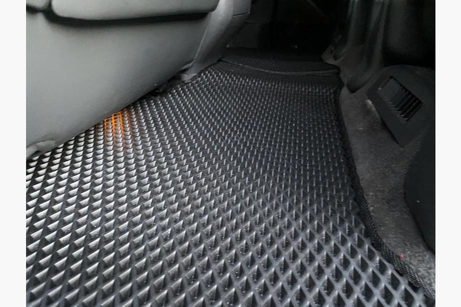 Toyota Land Cruiser 200 2007-2021 Tappetini in poliuretano EVA (2007-2012, neri) Foto 5