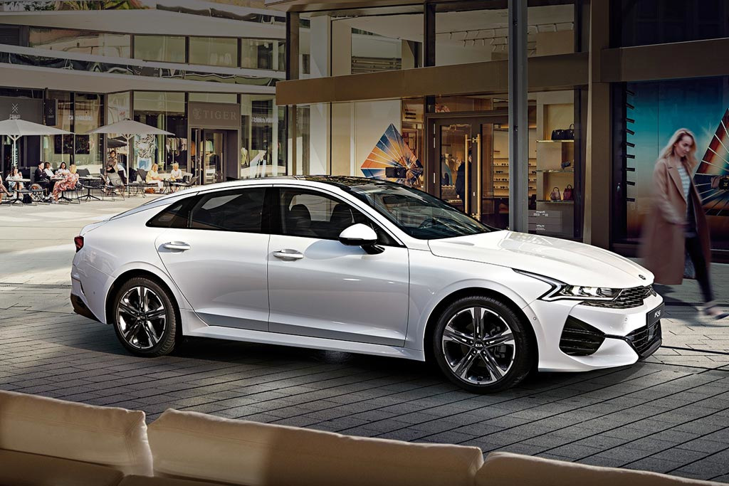 La nuova generazione della berlina KIA Optima
