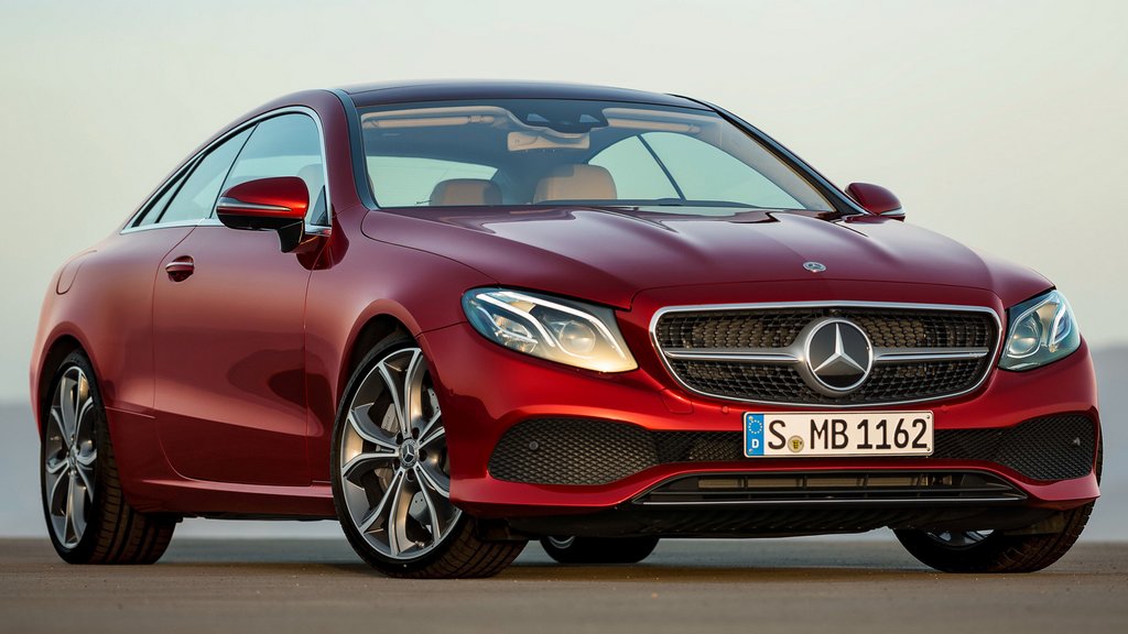 Recensione di medie dimensioni coupé Mercedes-Benz E-Class Coupe