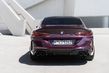 Panoramica della berlina sportiva BMW M8 Gran Coupé foto 6