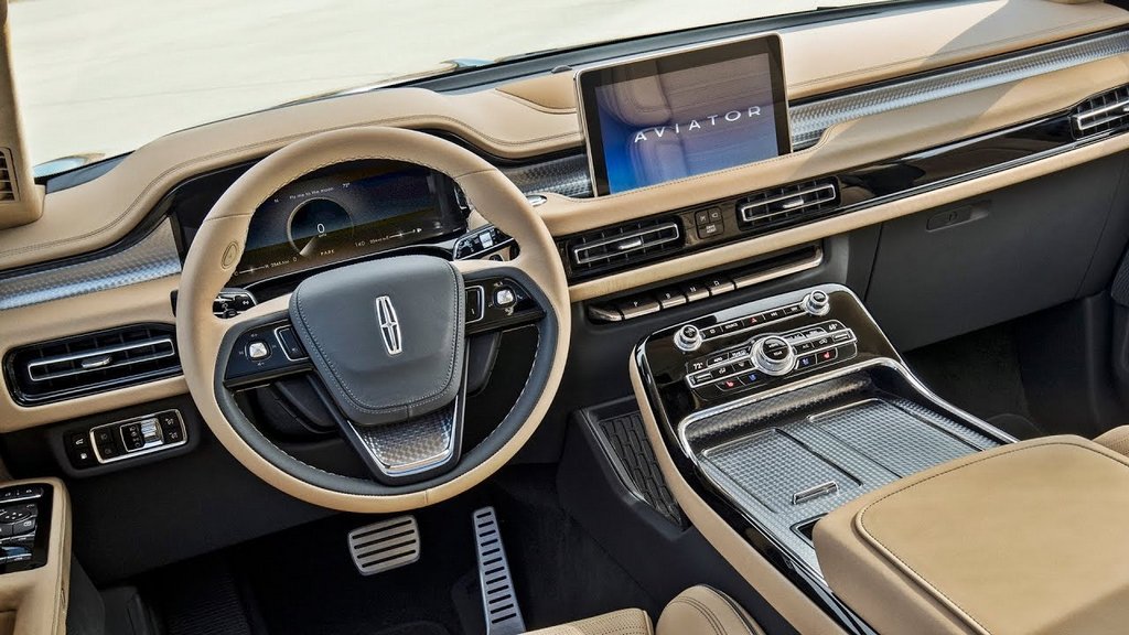 Recensione di lusso di crossover Lincoln Aviator