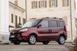 Revisione del furgone compatto aggiornato Fiat Doblo foto 1