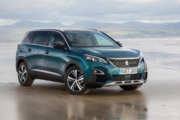 La seconda generazione del crossover Peugeot 5008