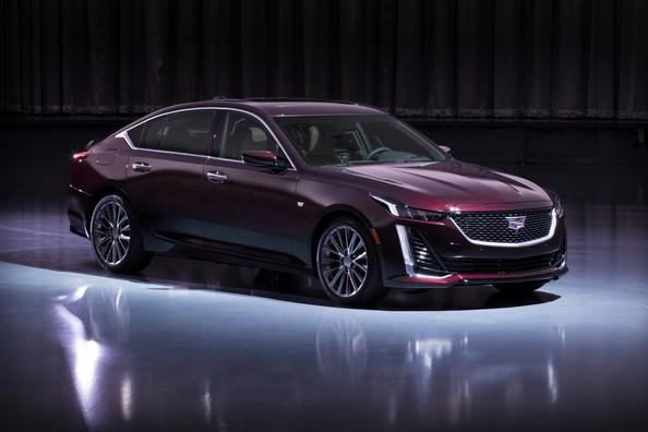 Recensione premio berlina Cadillac CT5