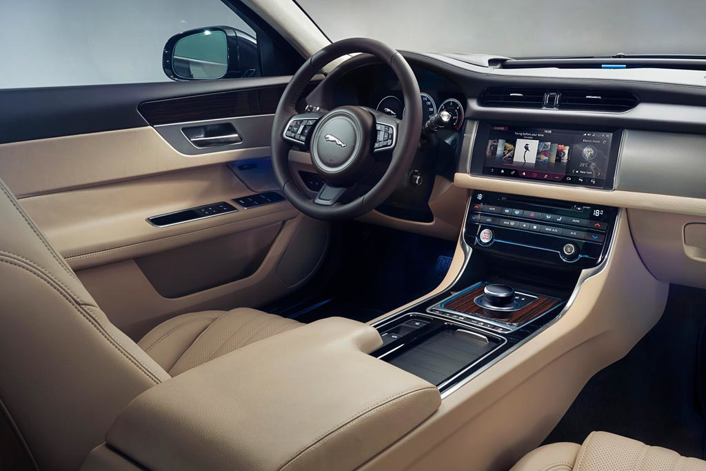 Sfoglia premium station wagon Jaguar XF Sportbrake