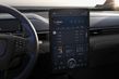 Panoramica del crossover elettrico Ford Mustang Mach-E foto 12