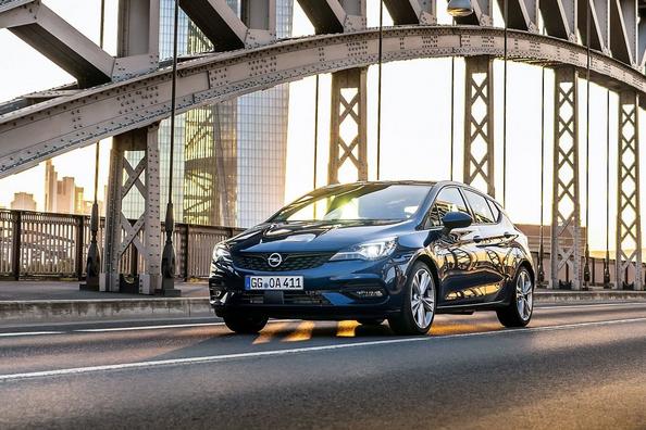 Una panoramica aggiornata del modello Opel Astra Hatchback