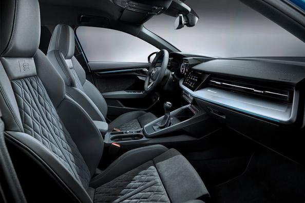 La quarta generazione premium berlina Audi A3 Sportback Foto 6