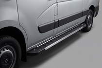 Nissan NV400 2010-2024 Pedane Laterali RedLine V1 (2 pz, Alluminio) foto 1