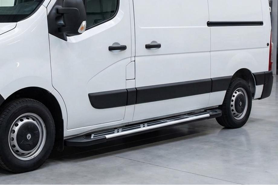 Nissan NV400 2010-2024 Pedane Laterali Sunrise (2 pz, Alluminio) Foto 1