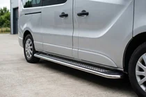 Opel Vivaro 2001–2015 Pedane Laterali Maydos V2 (2 pz, Alluminio e Acciaio Inox) foto 1