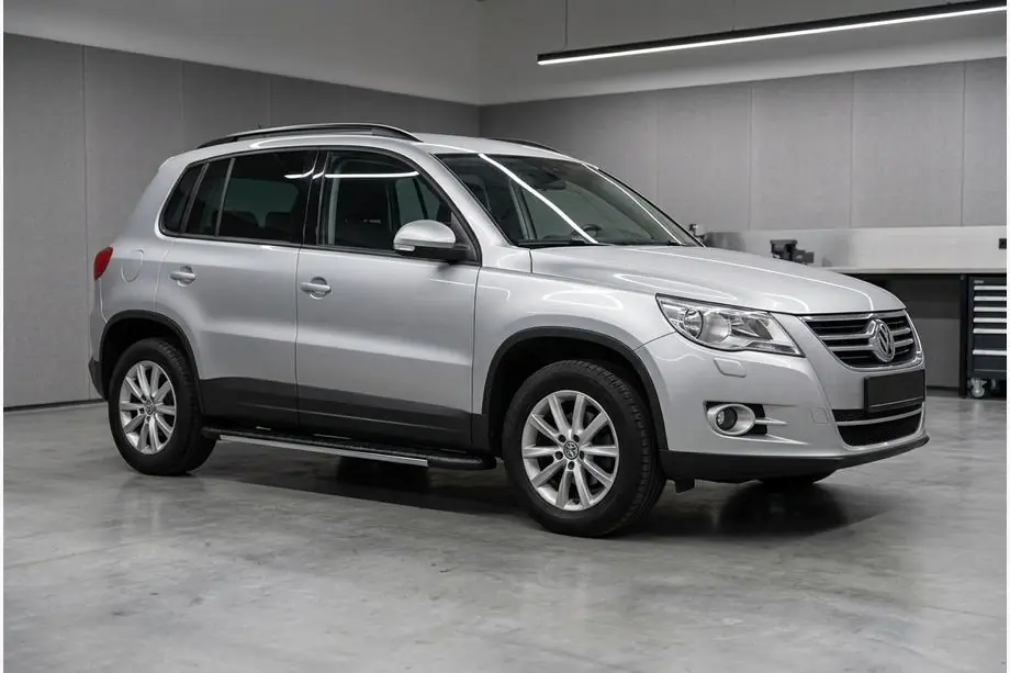 Volkswagen Tiguan 2007-2016 Pedane laterali Bosphorus Grey (2 pz, alluminio) Foto 1