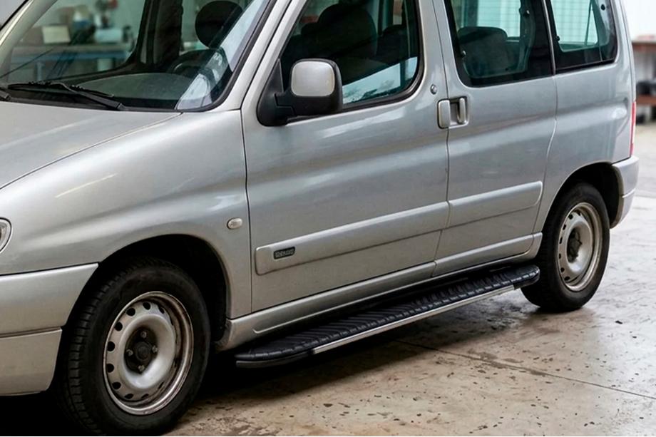 Peugeot Partner 1996-2008 Pedane laterali Bosphorus Grey (2 pz, alluminio) Image