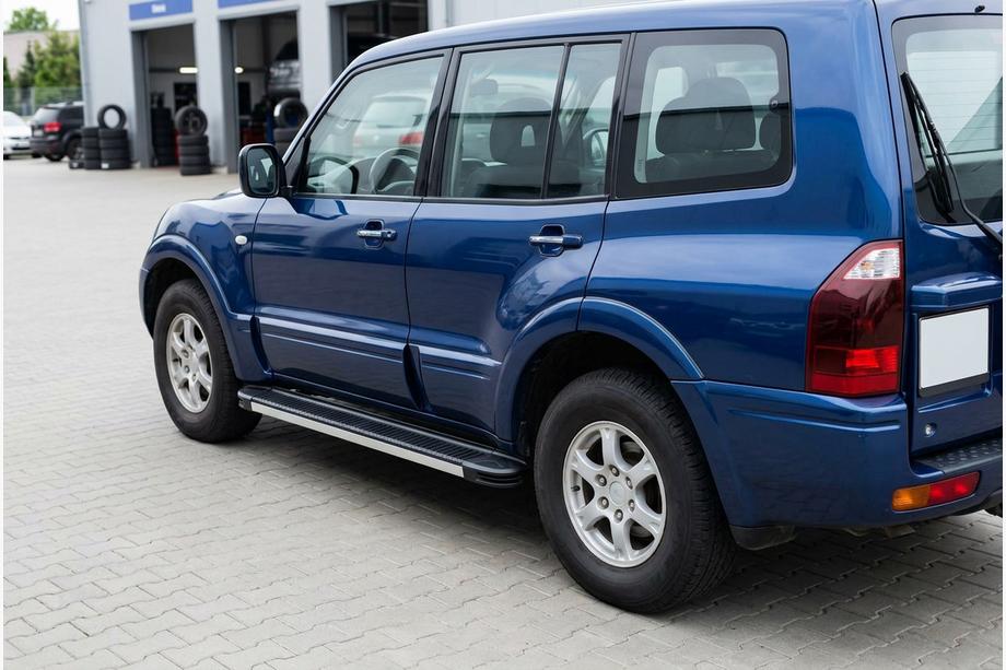 Mitsubishi Pajero Wagon III 1999-2006 Pedane Laterali Maya V1 (2 pz, Alluminio) Image