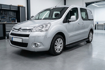 Citroen Berlingo 2008-2018 Pedane Laterali Tayga Black (2 pz, Alluminio) foto 1