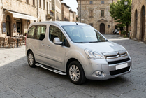 Citroen Berlingo 2008-2018 Pedane Laterali Tayga V2 (2 pz, Alluminio) foto 1