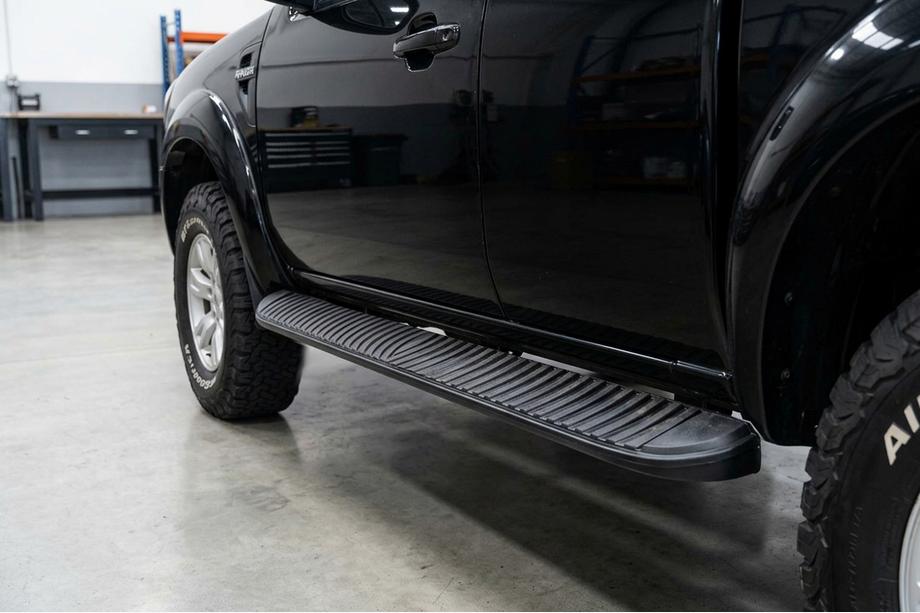 Ford Ranger 2007-2011 Pedane Laterali Tayga Black (2 pz, Alluminio) Image