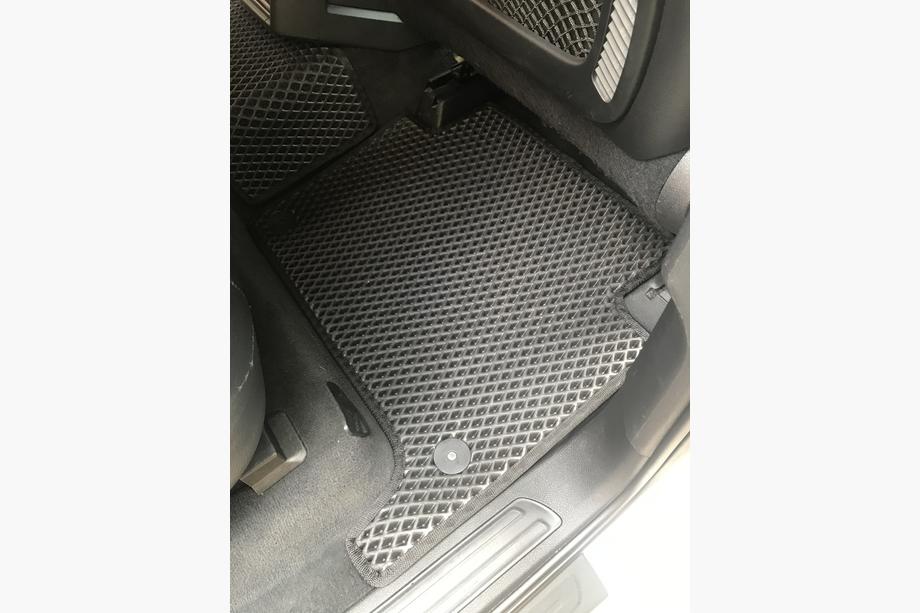Audi Q7 2005-2015 Tappetini EVA (neri) Foto 5