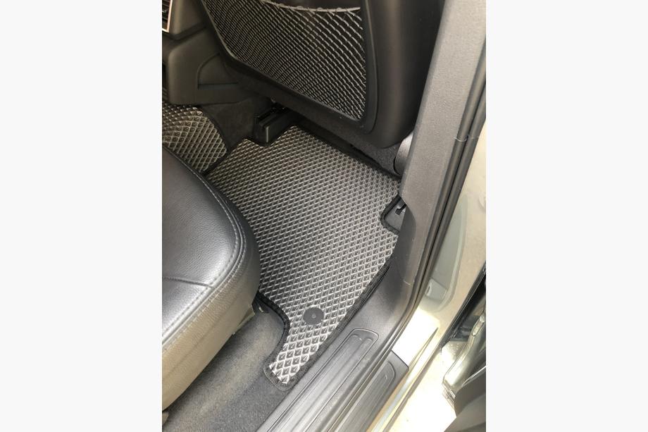 Audi Q7 2005-2015 Tappetini EVA (neri) Foto 7