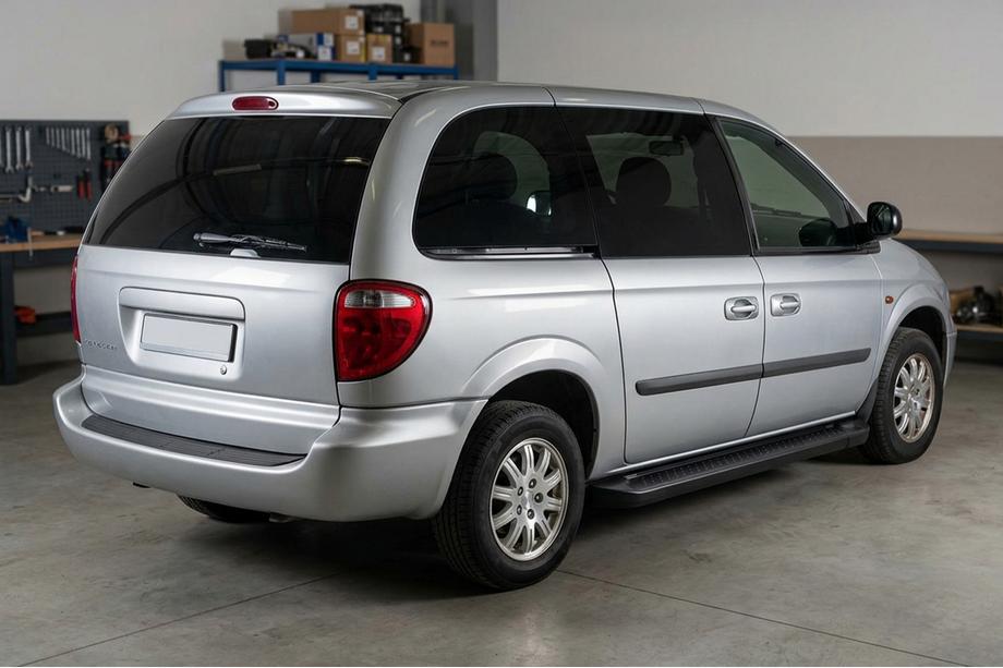 Chrysler Voyager 2001-2007 Pedane Laterali Allmond Black (2 pz, Alluminio) Image