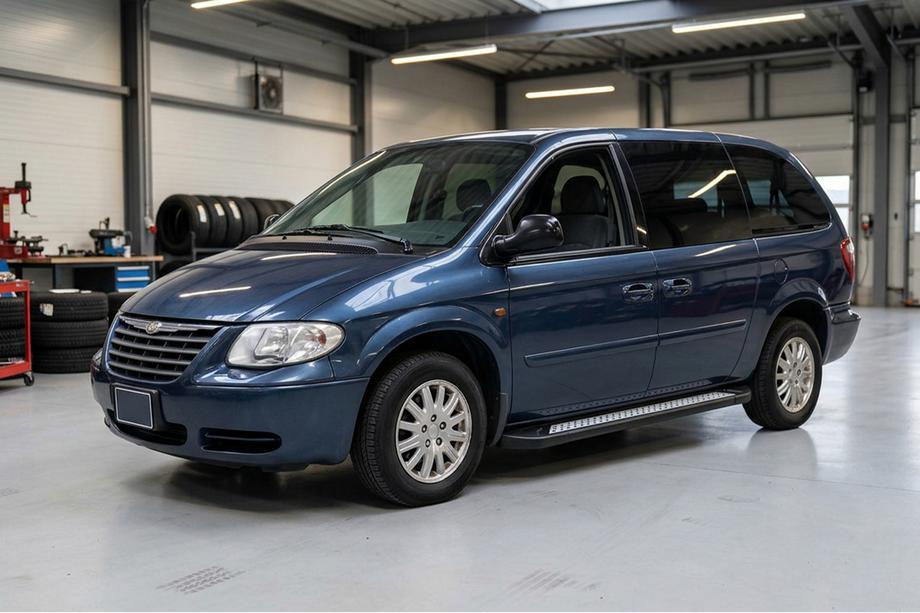Chrysler Voyager 2001-2007 Pedane Laterali New Vision Black (2 pz, Alluminio) Image