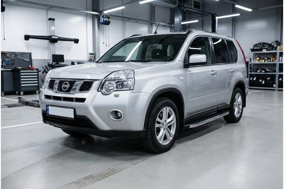 Nissan X-trail T31 2007-2014 Pedane Laterali BlackLine (2 pz, Alluminio) Image