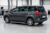 Peugeot 5008 2009-2016 Pedane Laterali BlackLine (2 pz, Alluminio) foto 1