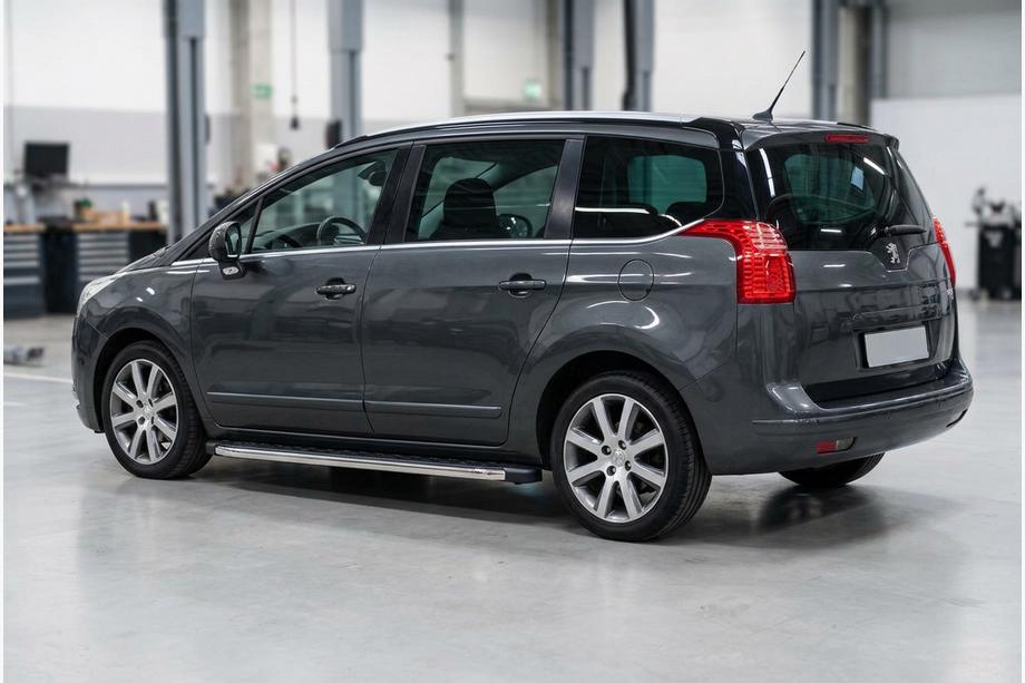 Peugeot 5008 2009-2016 Pedane Laterali BlackLine (2 pz, Alluminio) Image