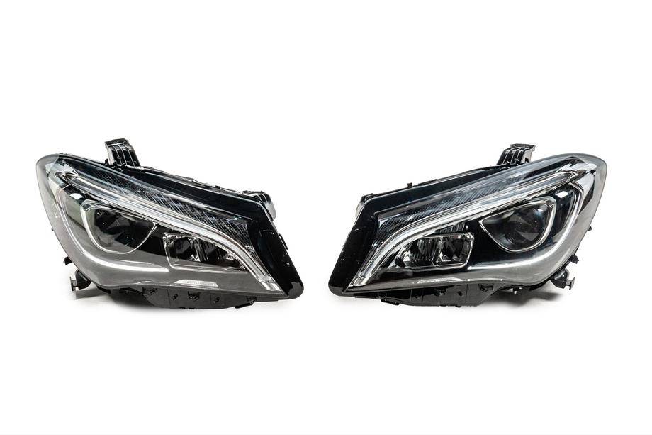 Mercedes CLA C117 2013-2019 Fari anteriori con LED (2 pz) Foto 1