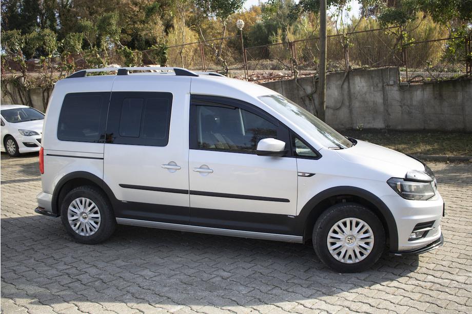 Volkswagen Caddy 2015-2020 Kit modanature e allargamenti passaruota Foto 5