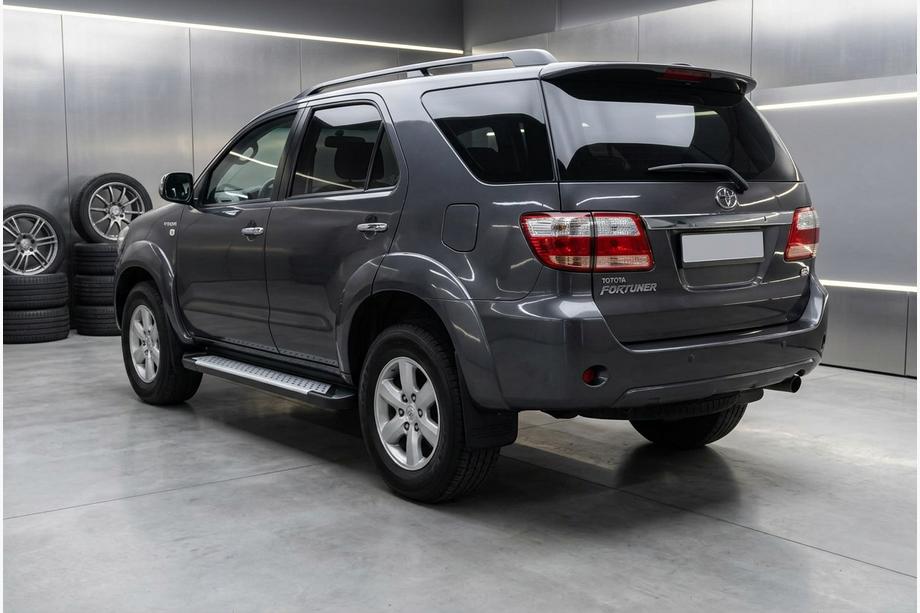 Toyota Fortuner 2006-2015 Pedane Laterali Allmond Grey (2 pz, Alluminio) Foto 1