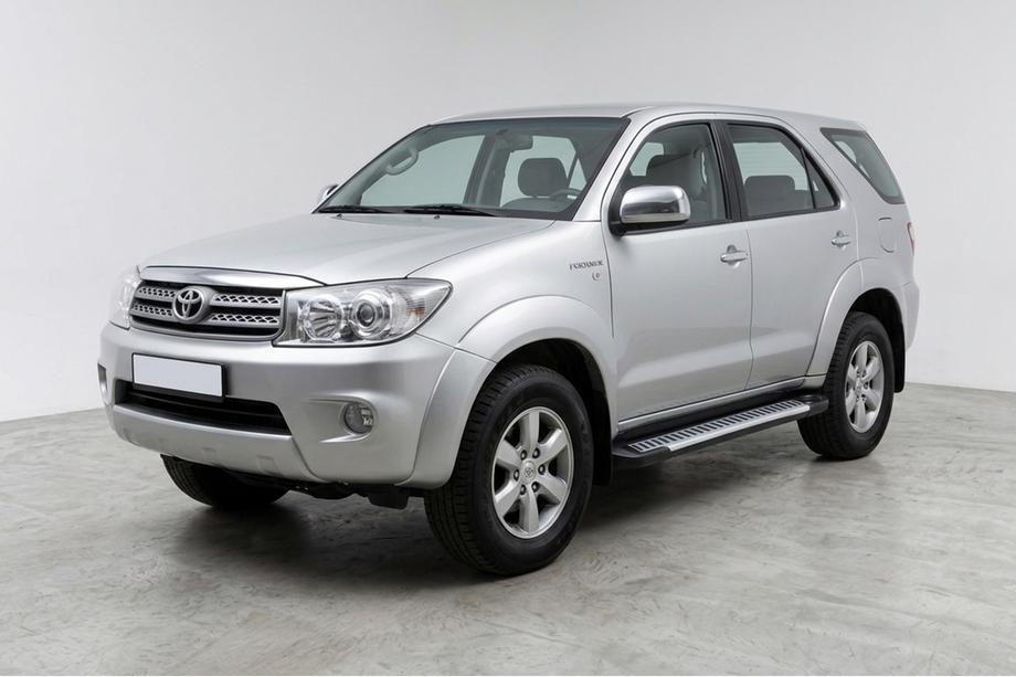 Toyota Fortuner 2006-2015 Pedane Laterali Line (2 pz, Alluminio) Image