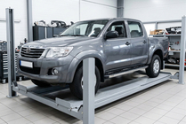 Toyota Hilux 2006-2015 Pedane Laterali BlackLine (2 pz, Alluminio) foto 1