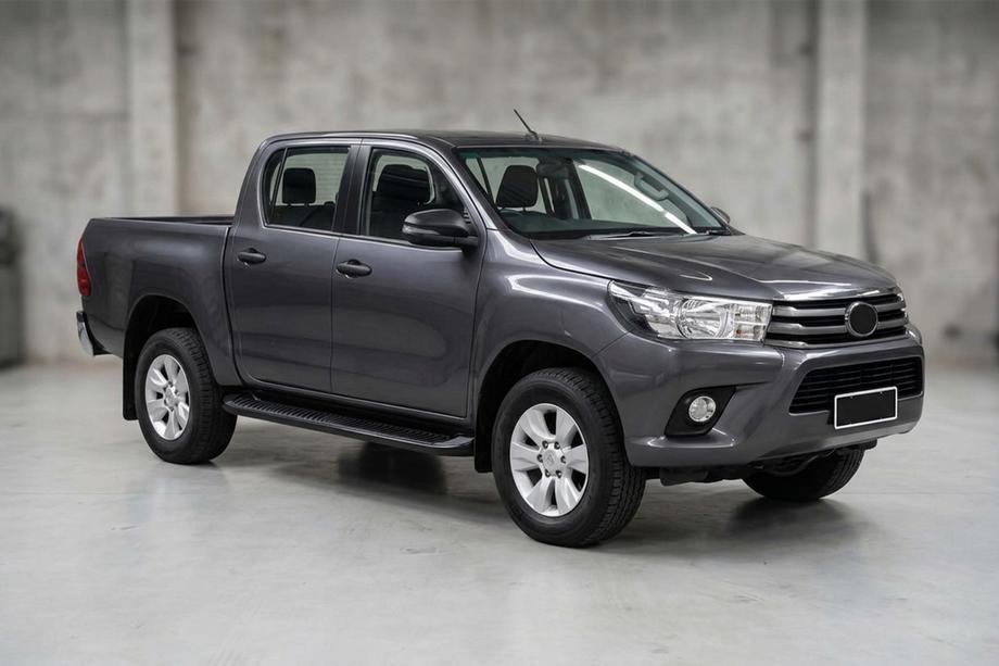 Toyota Hilux 2015- Pedane Laterali Tayga Black (2 pz, Alluminio) Image