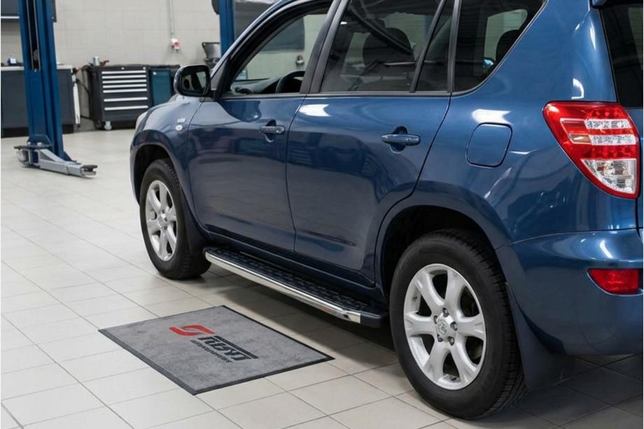 Toyota Rav 4 2006-2013 Pedane Laterali BlackLine (2 pz, Alluminio) Image