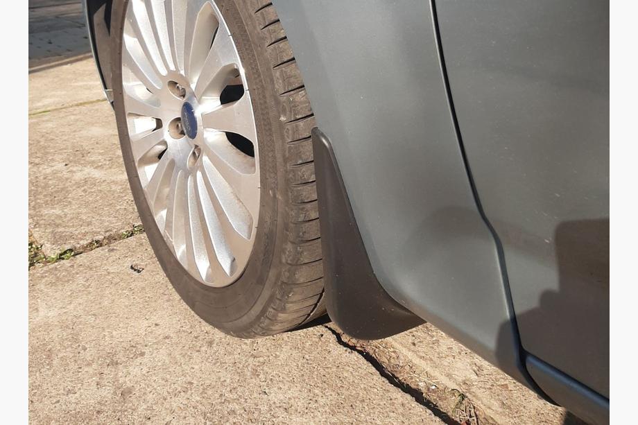 Ford Mondeo 2008-2014 Paraspruzzi Premium (4 pz) Foto 6