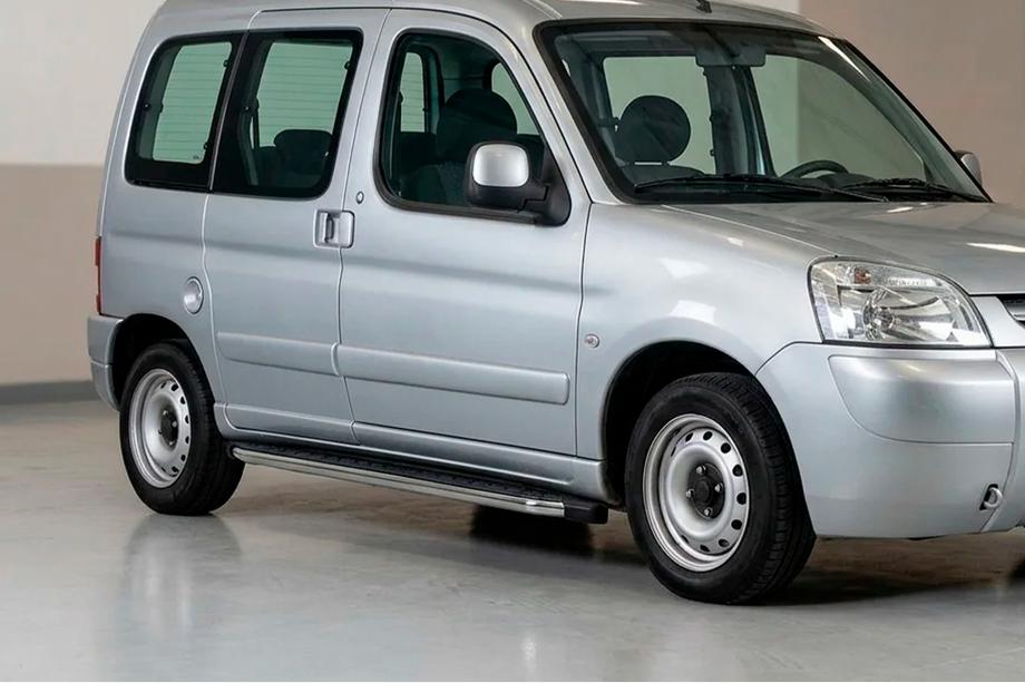 Peugeot Partner 1996-2008 Pedane Laterali BlackLine (2 pz, Alluminio) Image