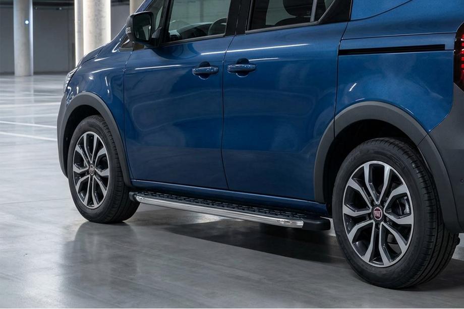 Opel Combo 2019- Pedane Laterali BlackLine (2 pz, Alluminio) Image