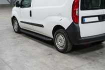 Opel Combo 2012-2018 Pedane Laterali Tayga Black (2 pz, Alluminio) Base Maxi foto 1