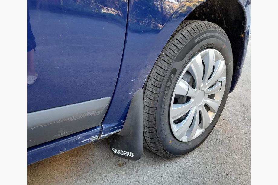 Dacia Sandero 2007-2013 Paraspruzzi Anteriori (2 pz.) Foto 1