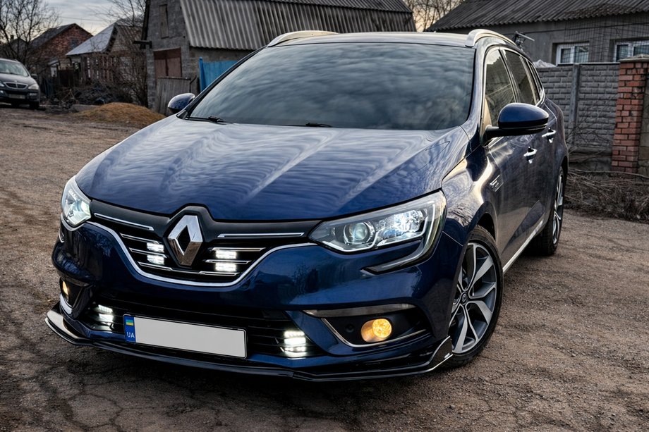 Renault Megane IV 2016-2025 Lip anteriore paraurti (nero) Image