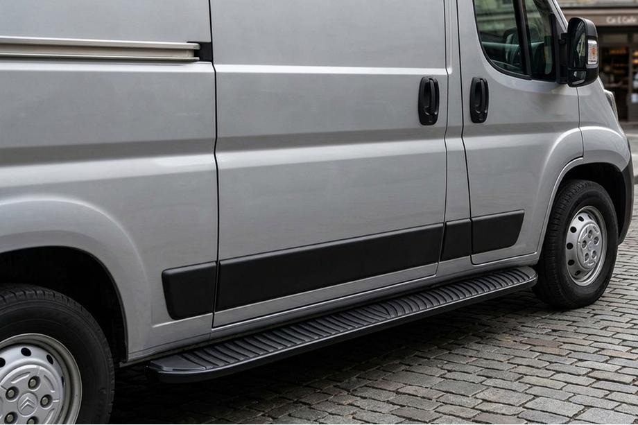 Peugeot Boxer 2006-2025 Pedane Laterali Tayga Black (2 pz, Alluminio) Image