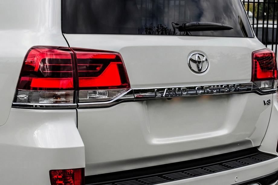 Toyota Land Cruiser 200 2007-2021 Fanali Posteriori 2016-2021 (Standard OEM) Image